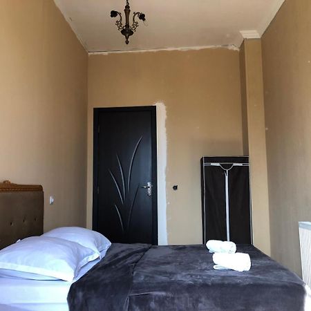 טביליסי Lucky Family Hotel מראה חיצוני תמונה
