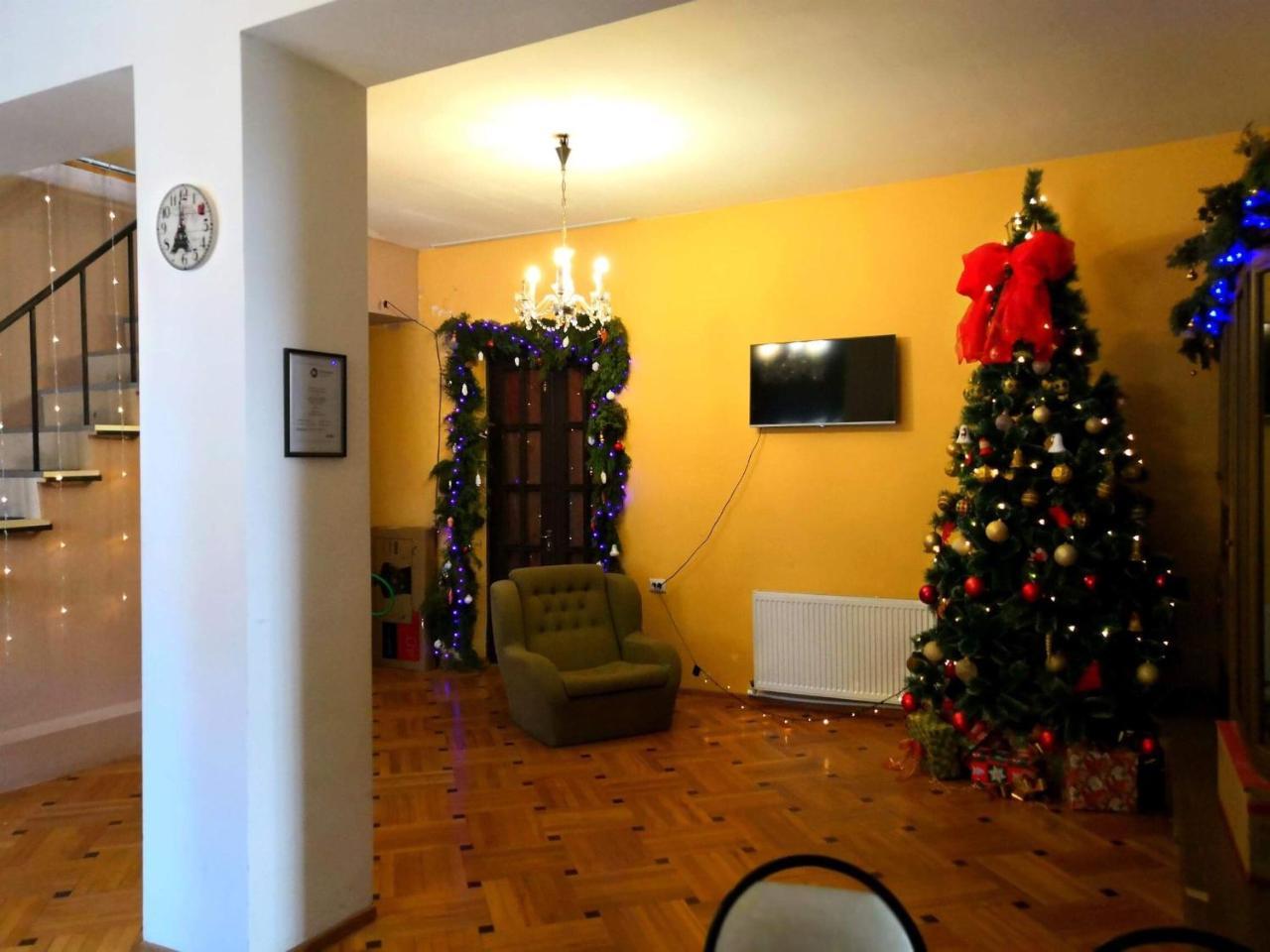 טביליסי Lucky Family Hotel מראה חיצוני תמונה
